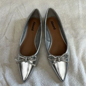 Abound Silver Flats with Metallic Finish